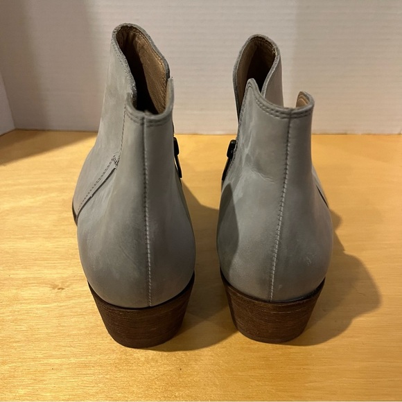 Splendid Women size 9 Leather Gray Ankle Booties Zip - Picture 4 of 10